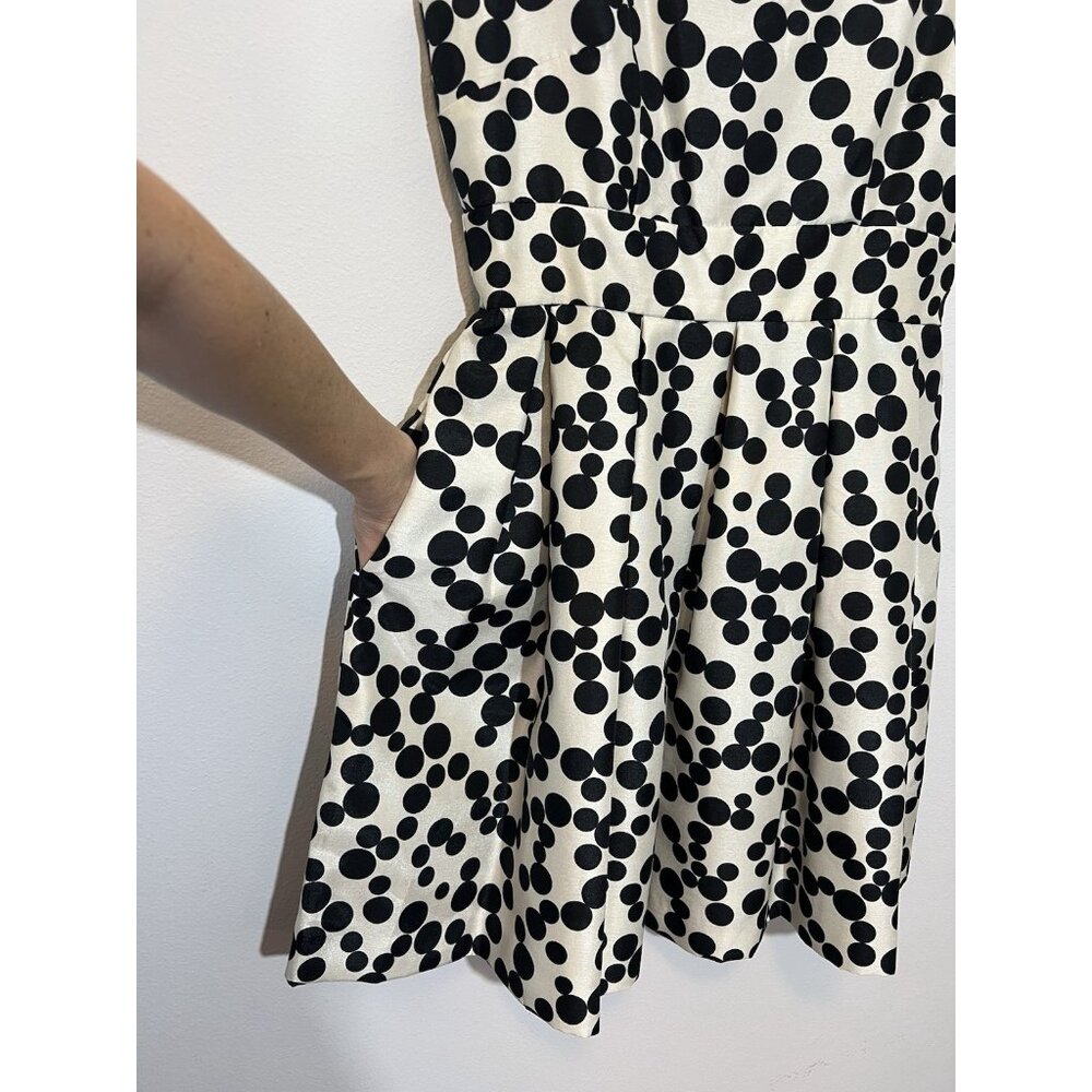 Taylor Women’s Dress Polka Dots size 6 Black/ White V Neck Pockets Sleeveless - Picture 6 of 12